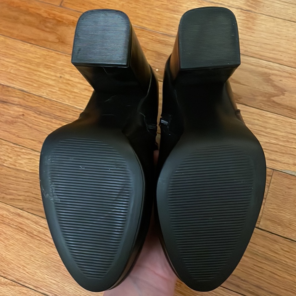Heel Booties - Picture 5 of 6